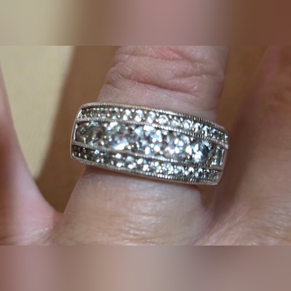 925 SILVER CZ DIAMOND RING BAND WEDDING,ANNIVERSARY COCKTAIL.8.12 Grams SIZE 9 - Picture 1 of 8